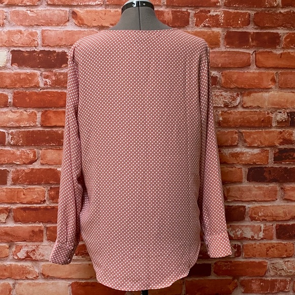 ⚡️sale⚡️Rachel Zoe salmon polkadot button down top - Picture 6 of 12